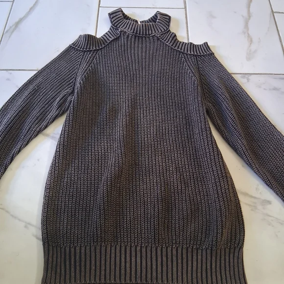 Free People Turtleneck Cold Shoulder Sweater - Grey Black Sz M - Picture 3 of 13